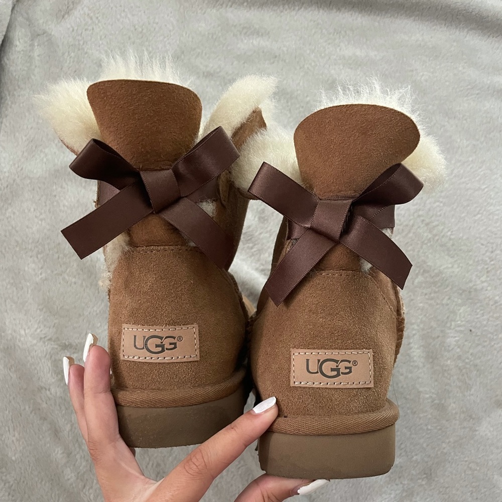 UGG BOOTS size 8 worn a couple times